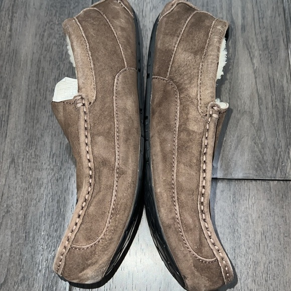 Mens Ugg Australia suede loafers/slippers - Picture 5 of 12